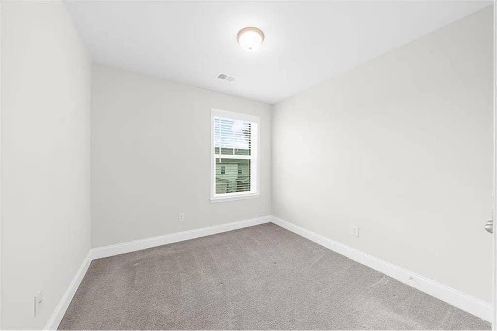 Looking for 2 female roommates!