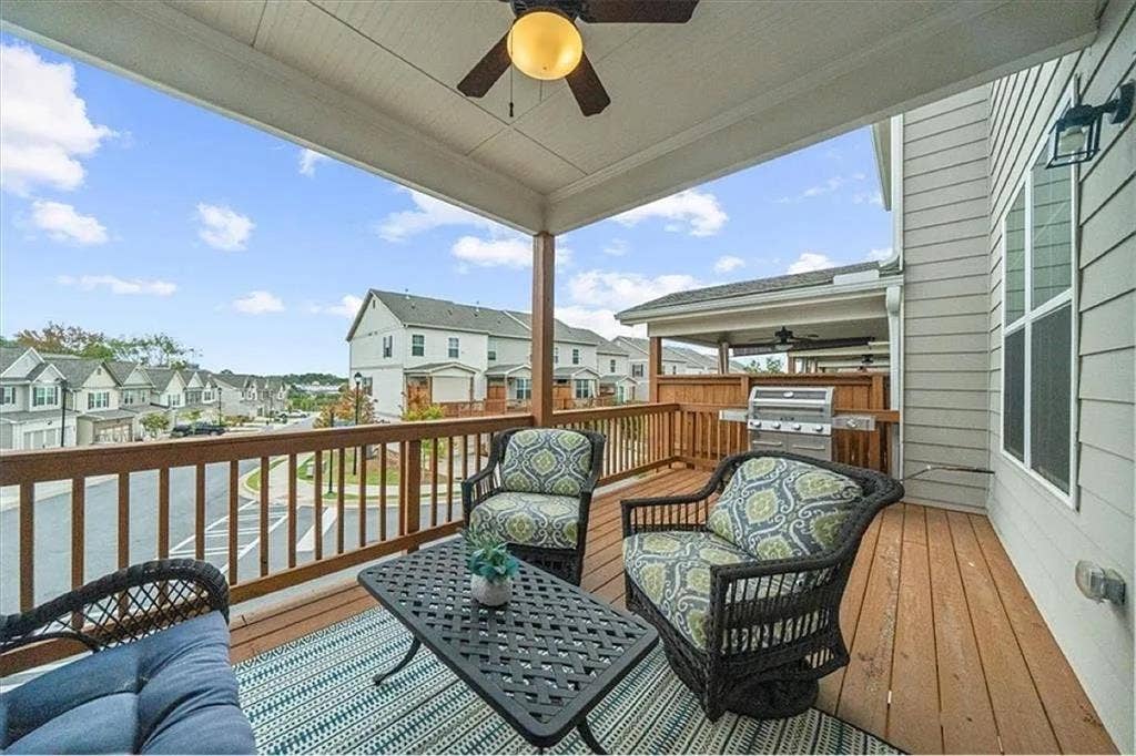 Looking for 2 female roommates!