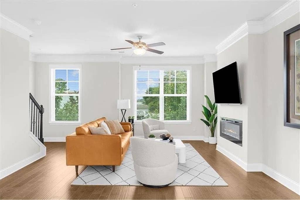 Looking for 2 female roommates!