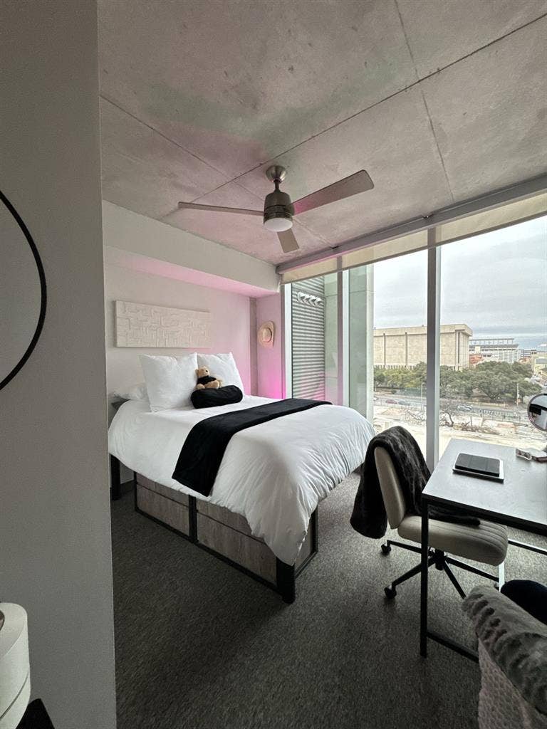 SPRING  TOWNHOME SUBLEASE✨