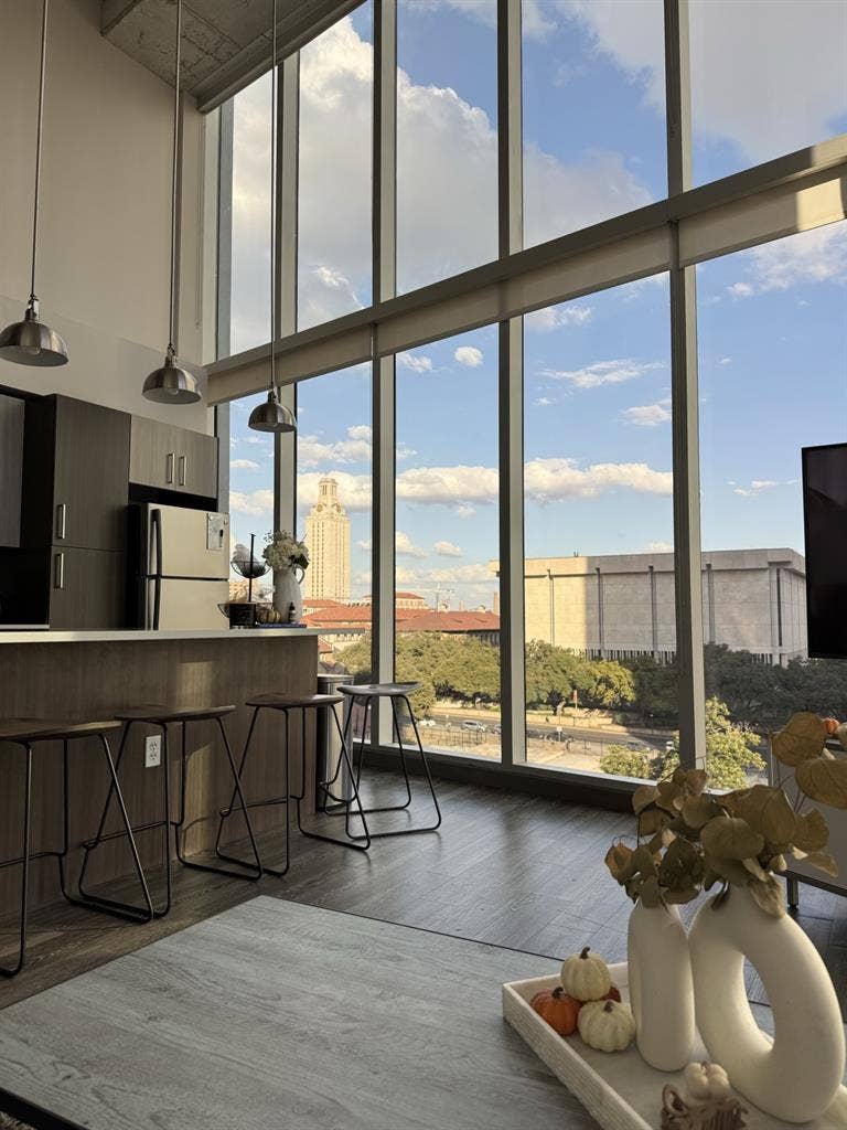 SPRING  TOWNHOME SUBLEASE✨