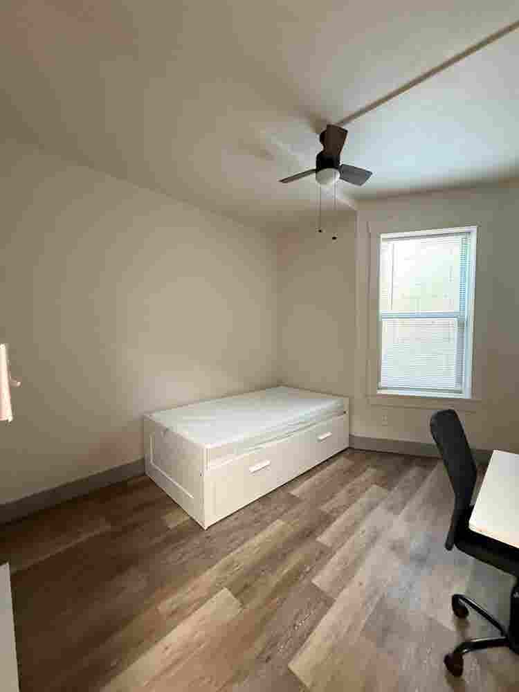 Helen apt (shared bathrooms only)