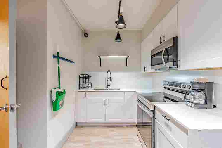 Helen apt (shared bathrooms only)