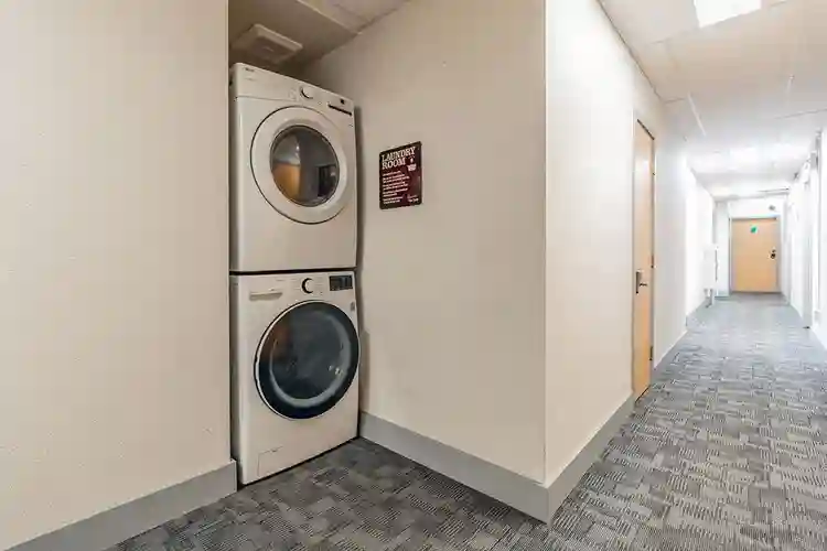 Helen apt (shared bathrooms only)