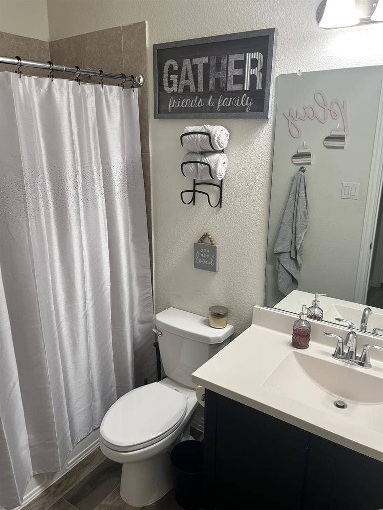 Looking for a room mate