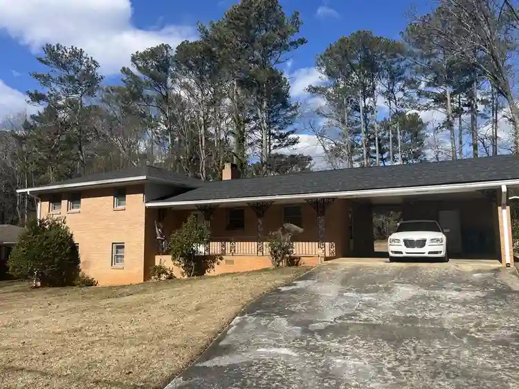 BA house in quiet neighborhood