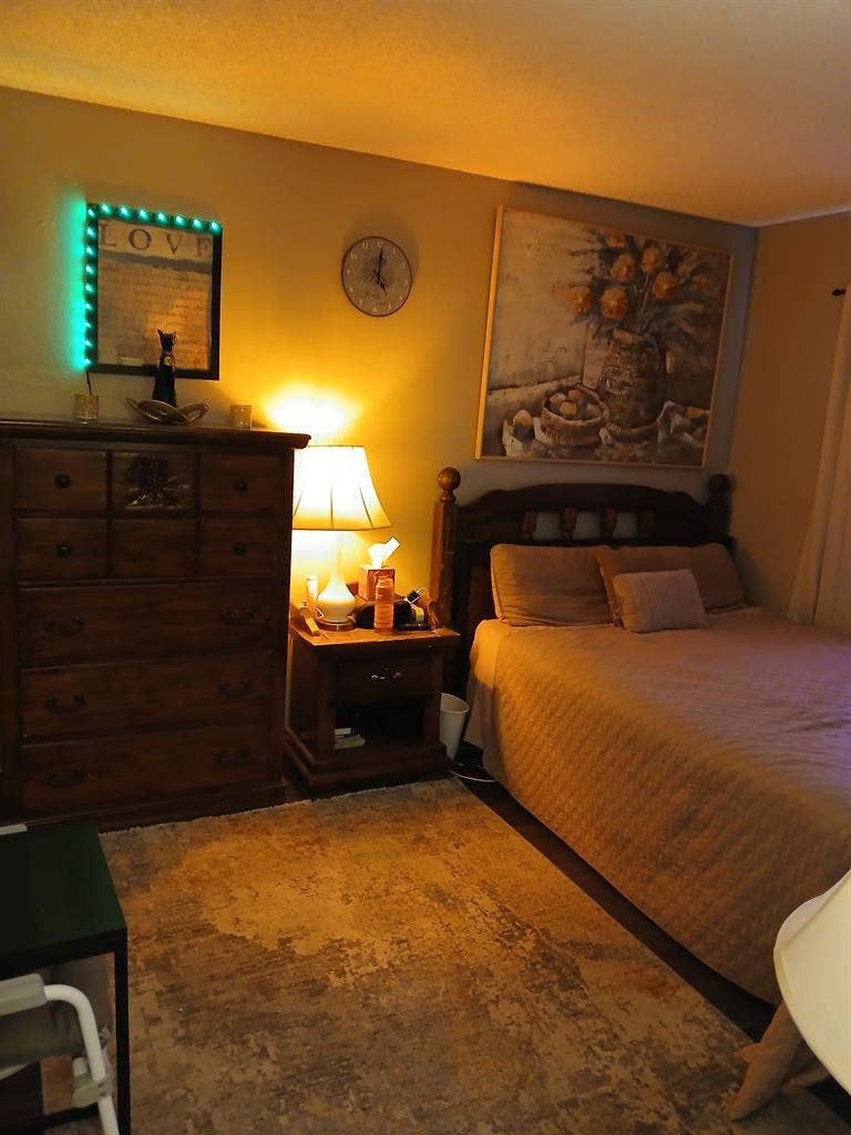 Furnished Room/Shared Housing