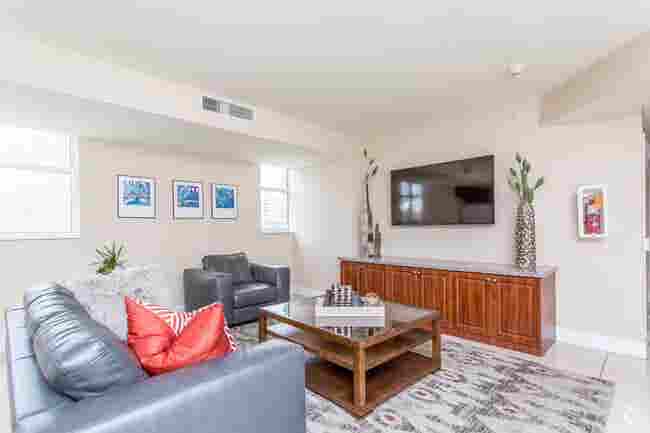 Furnished Apartment Sublease