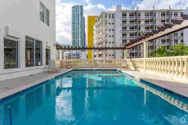 Furnished Apartment Sublease