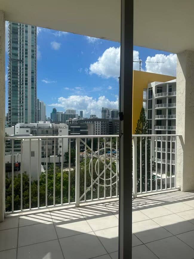 Furnished Apartment Sublease