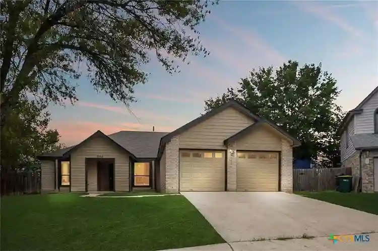 Looking for roommate(s)