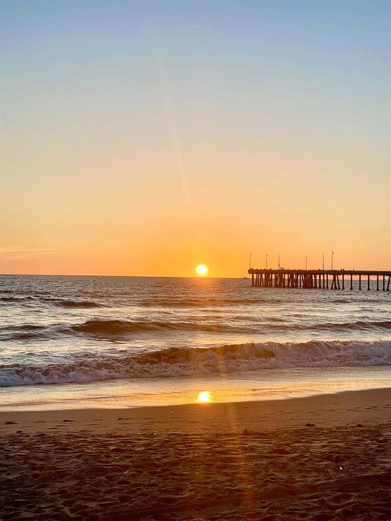 Room in Spacious MDR Beach Pad
