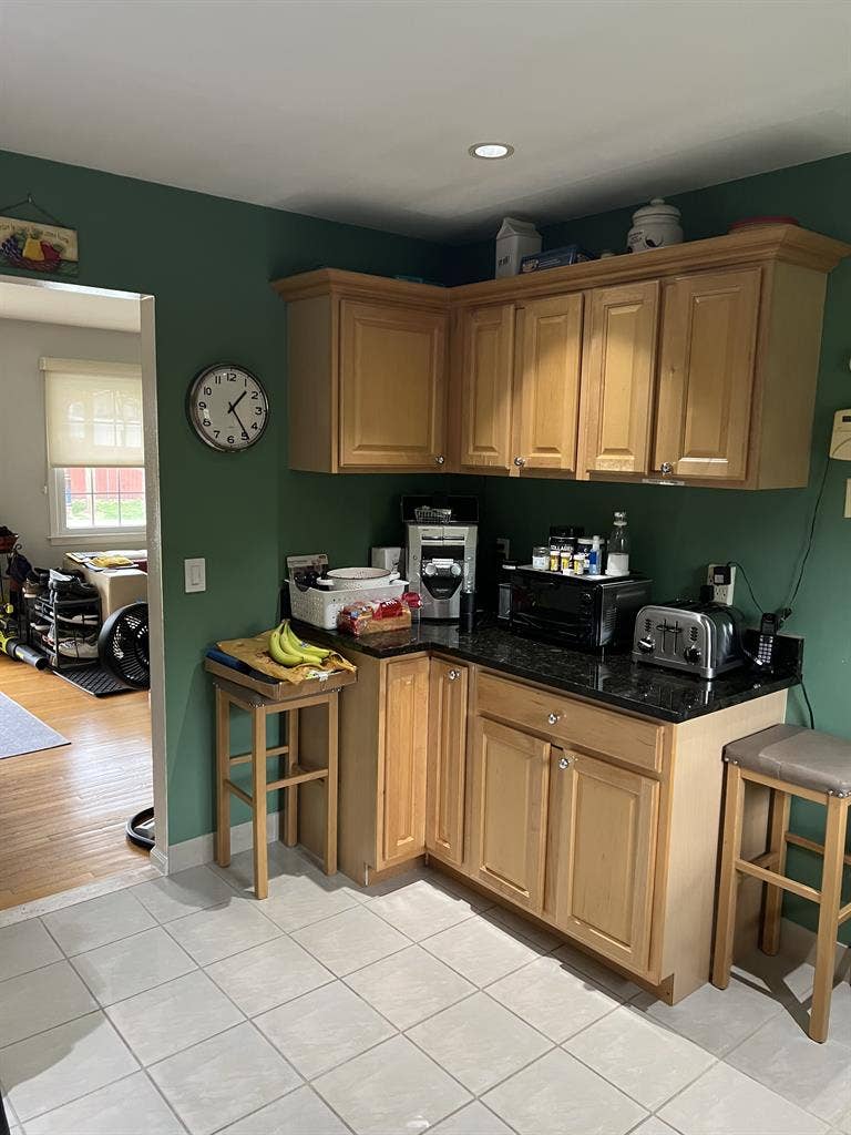 Male roommate needed