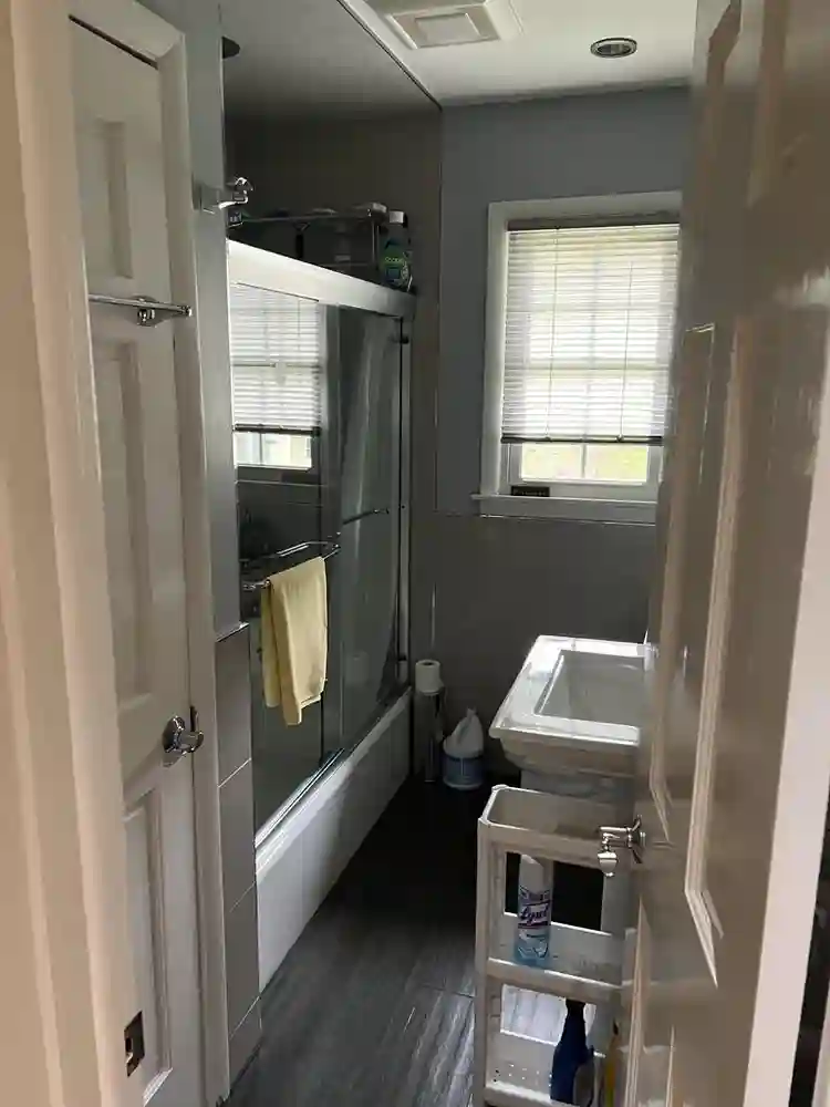 Male roommate needed