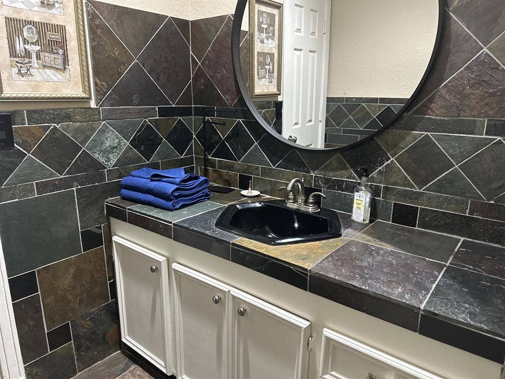 Private Room with En-Suite Bath