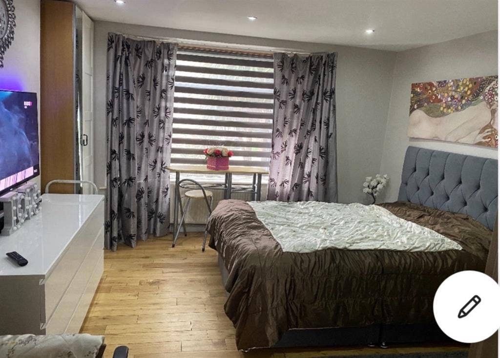 double room in Arnold town centre