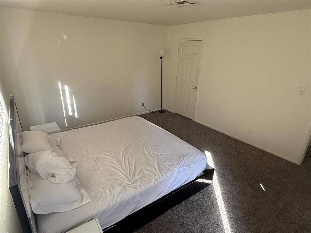 Furnished Room Near Hospital