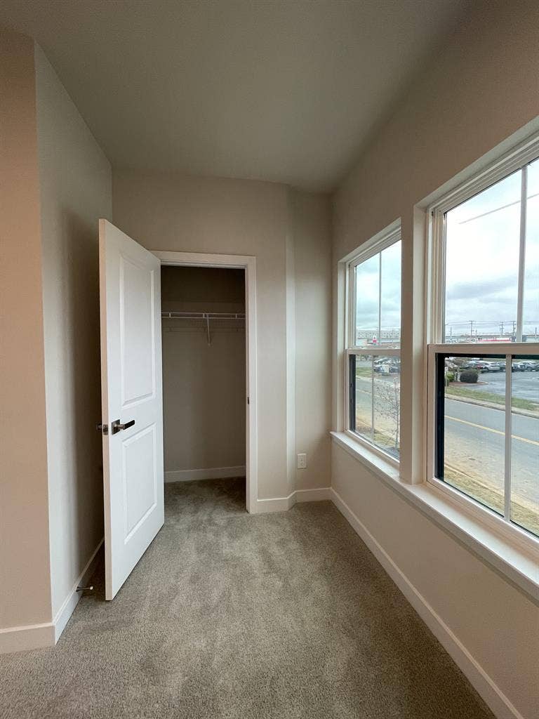 Private Room available in LoSo