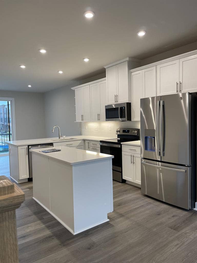 Private Room available in LoSo