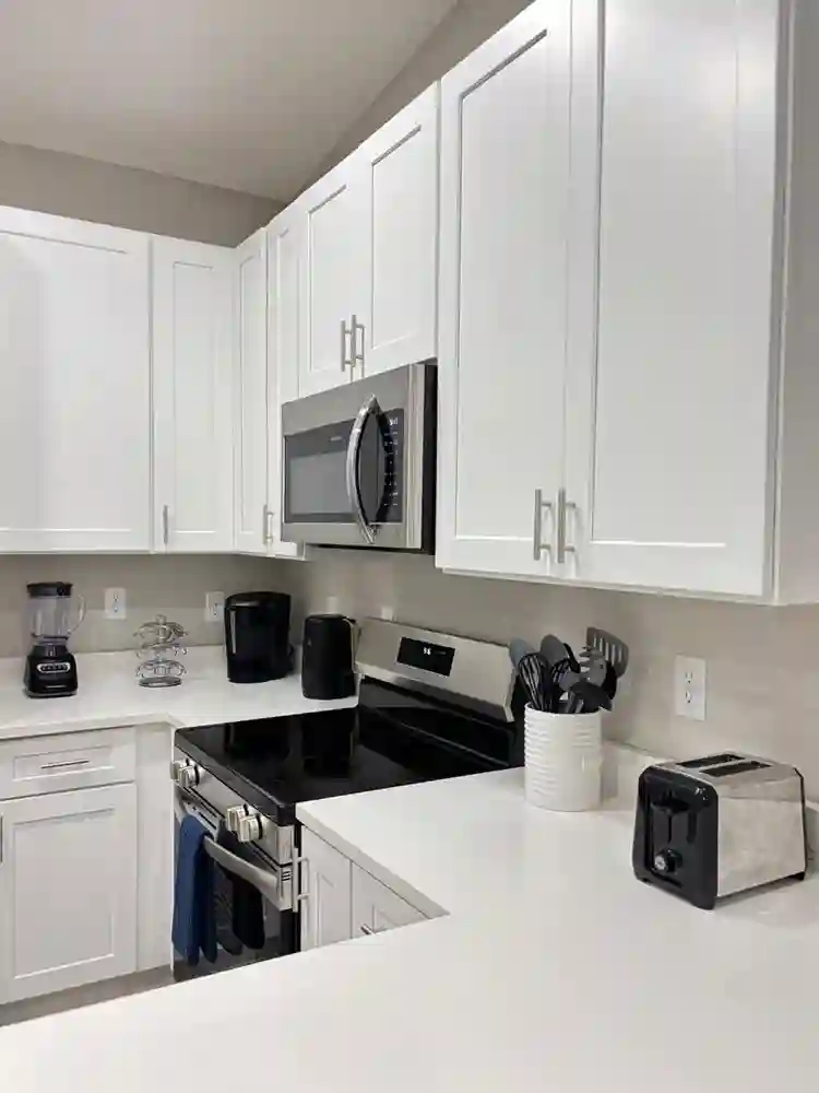 FURNISHED ROOM FOR RENT