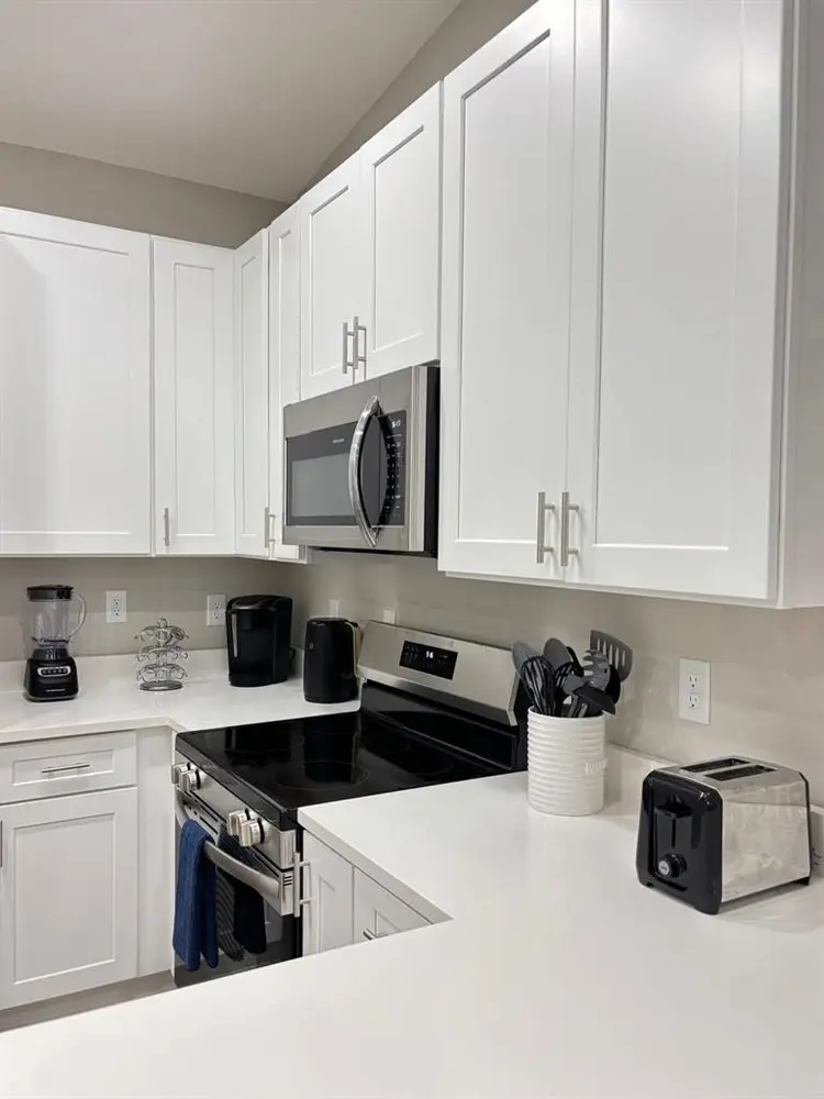 FURNISHED ROOM FOR RENT