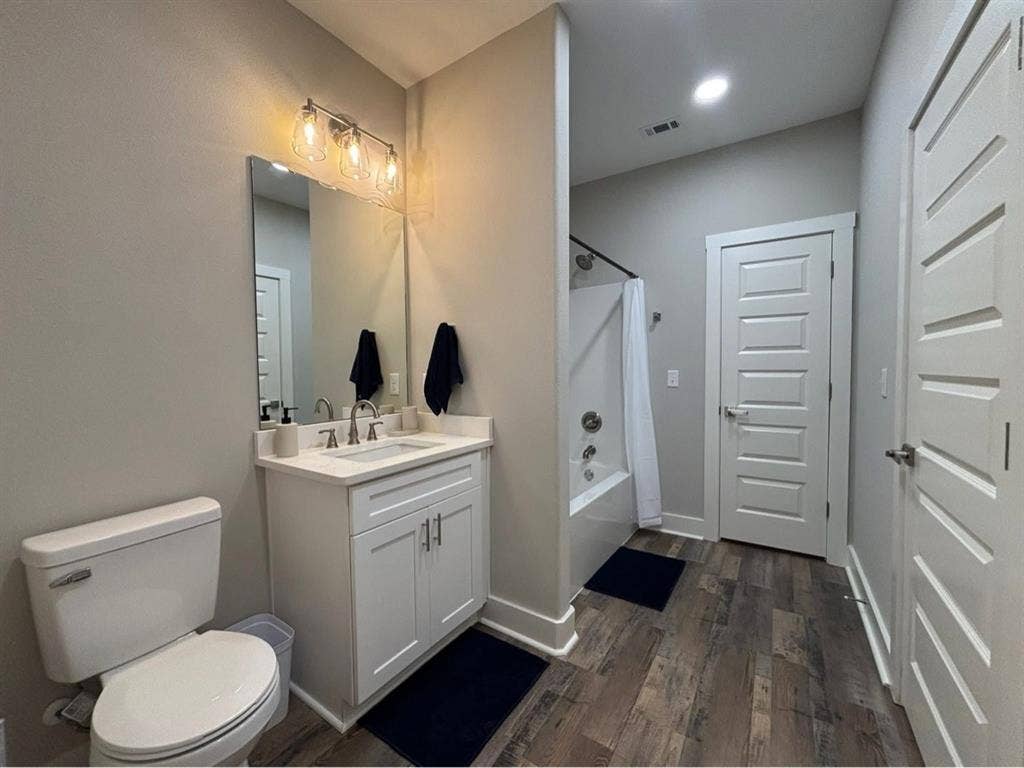 FURNISHED ROOM FOR RENT