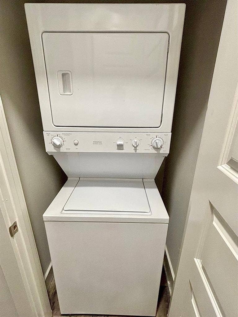 FURNISHED ROOM FOR RENT