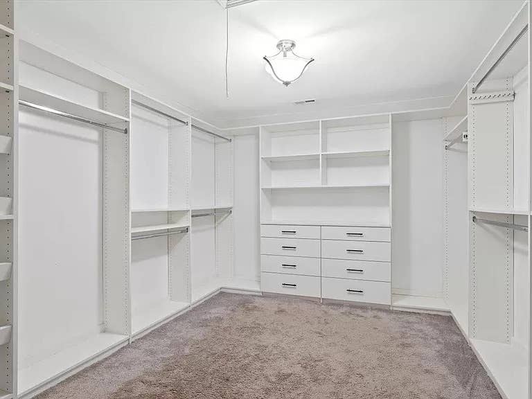 4 BR in Holly Springs