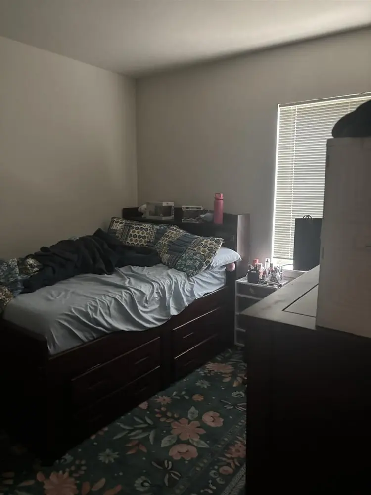 2nd floor apartment in Albany