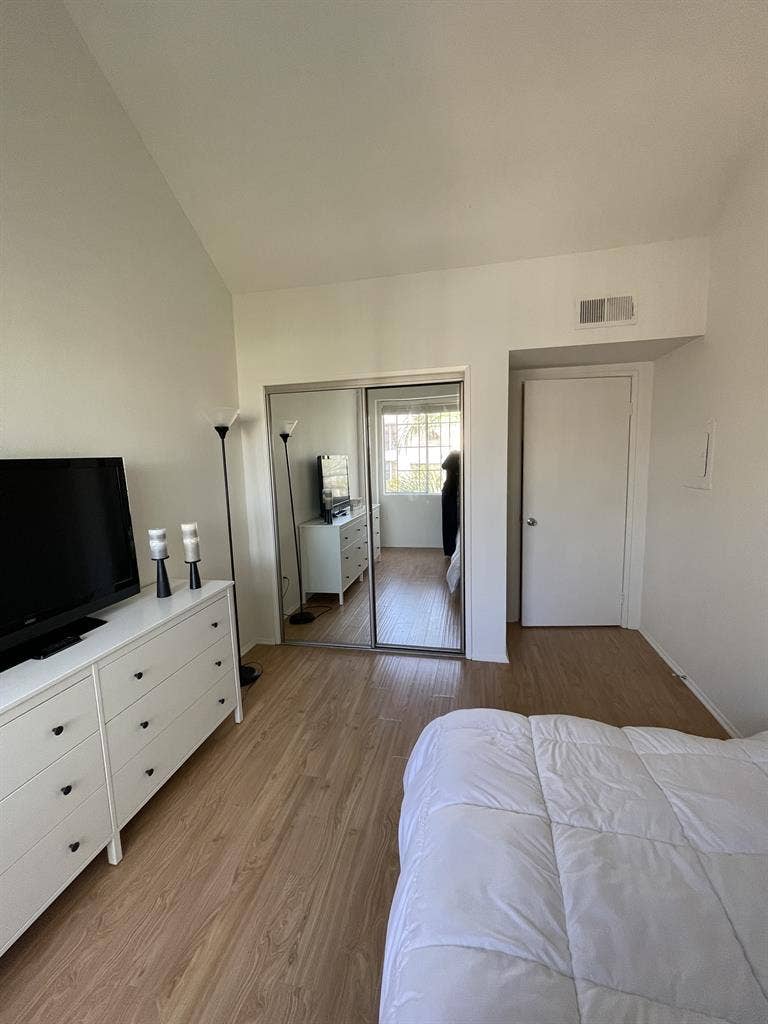 Private room available in Westwood