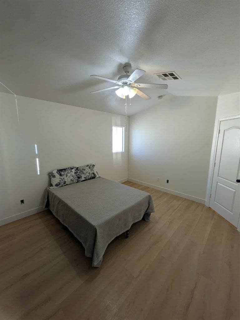 Private room close to airport