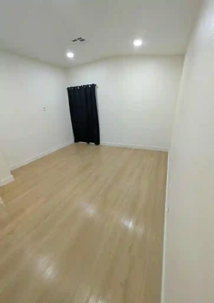 Private room close to airport