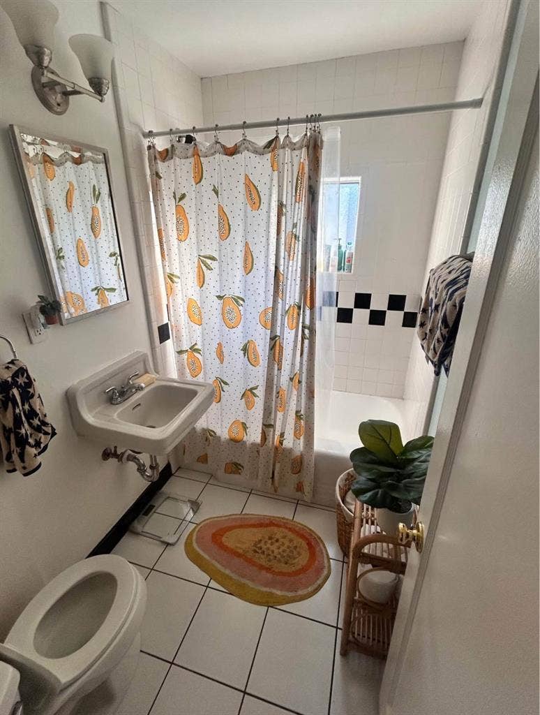 Looking for one Female roommate