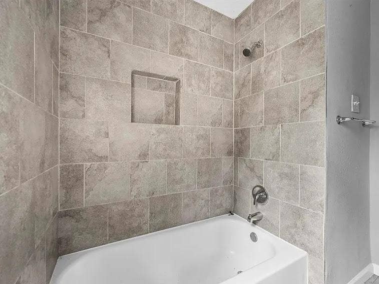 New:MODERN COZY QUIET RM Modree St