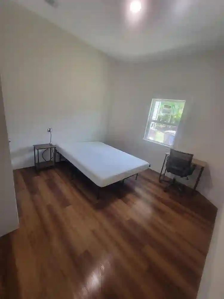 New:MODERN COZY QUIET RM Modree St