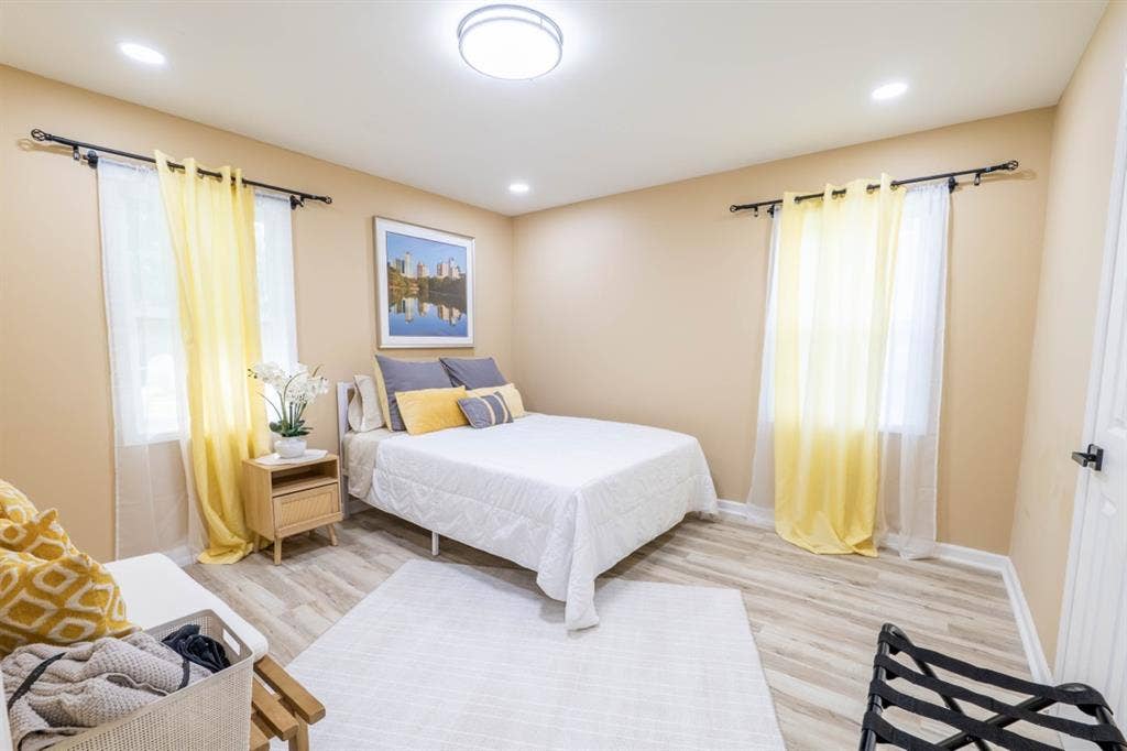 Furnished room for rent