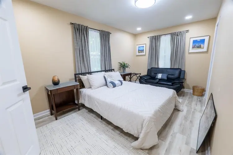 Furnished room for rent