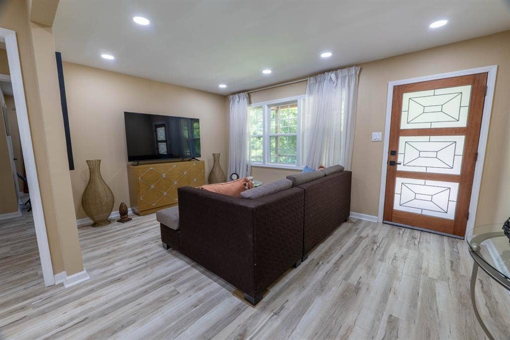 Furnished room for rent