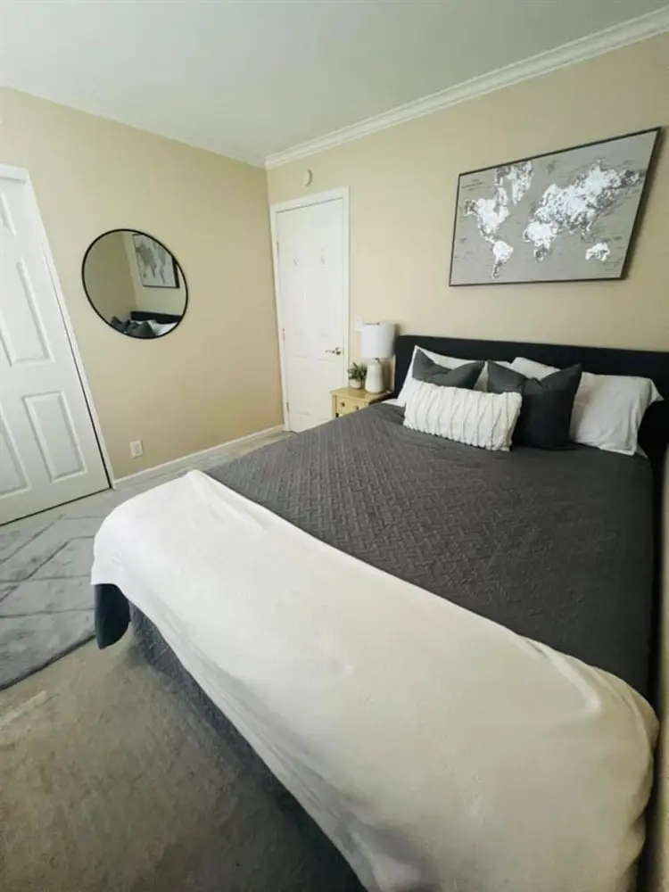 Charming private room with bath