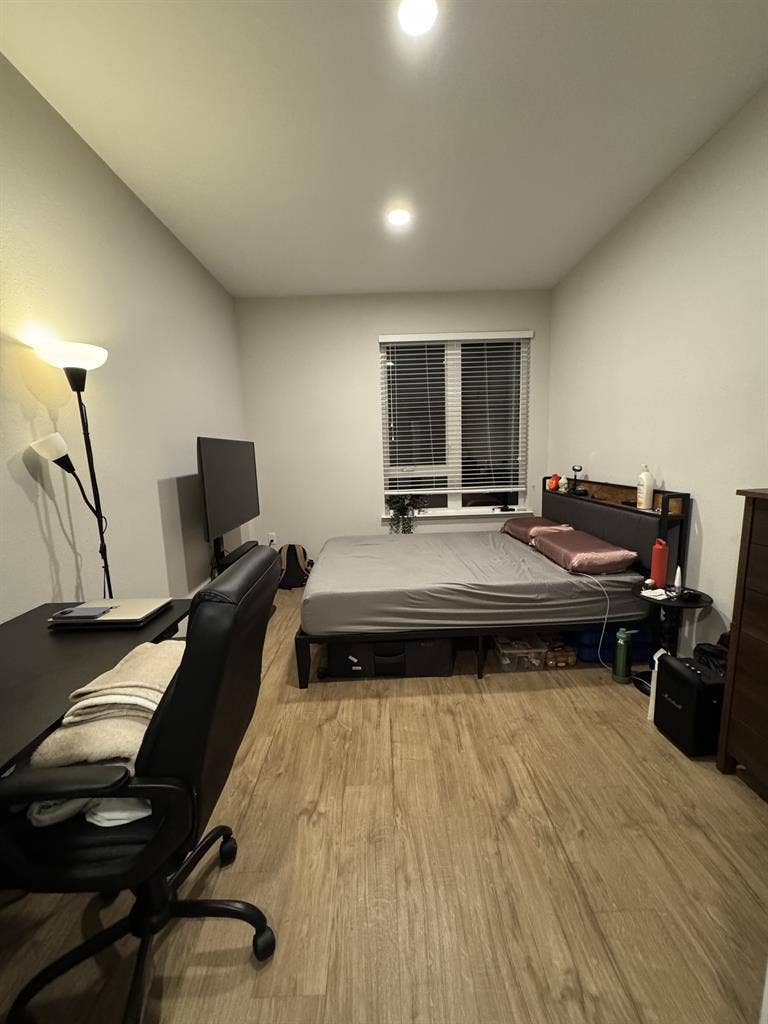 Private room in Emeryville