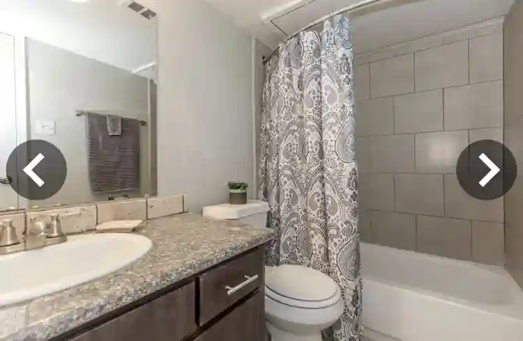 LOOKING FOR ROOMMATE. MOVE IN READY