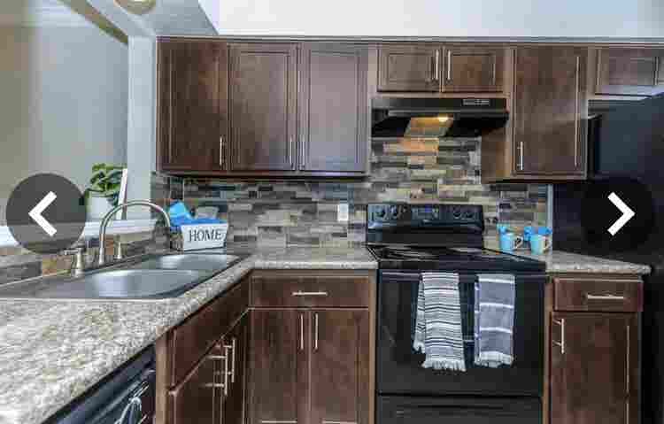 LOOKING FOR ROOMMATE. MOVE IN READY