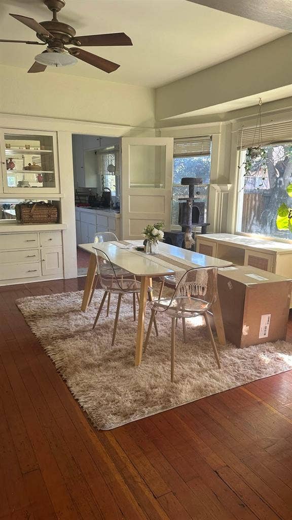 Female Roommate needed!