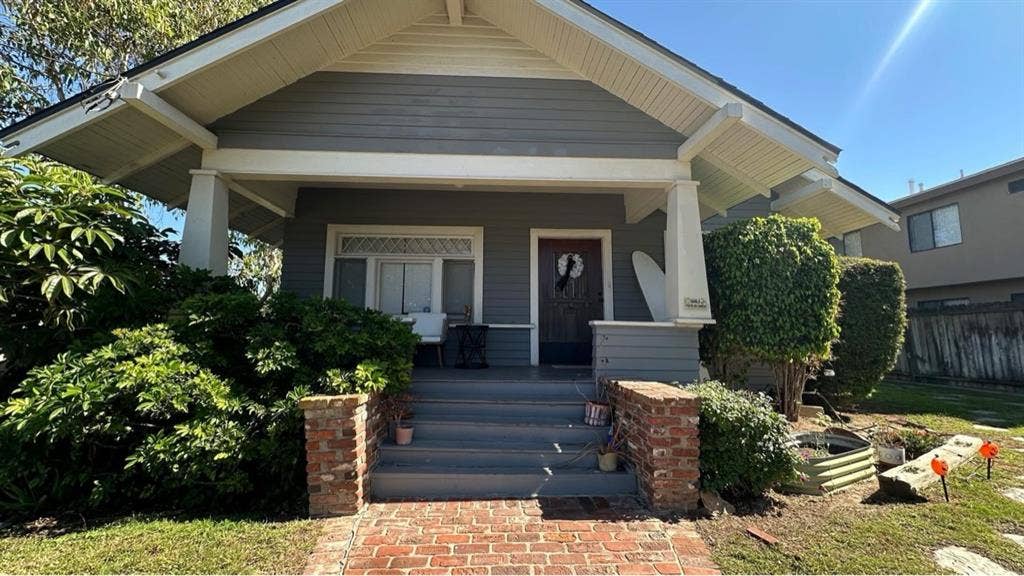 Female Roommate needed!