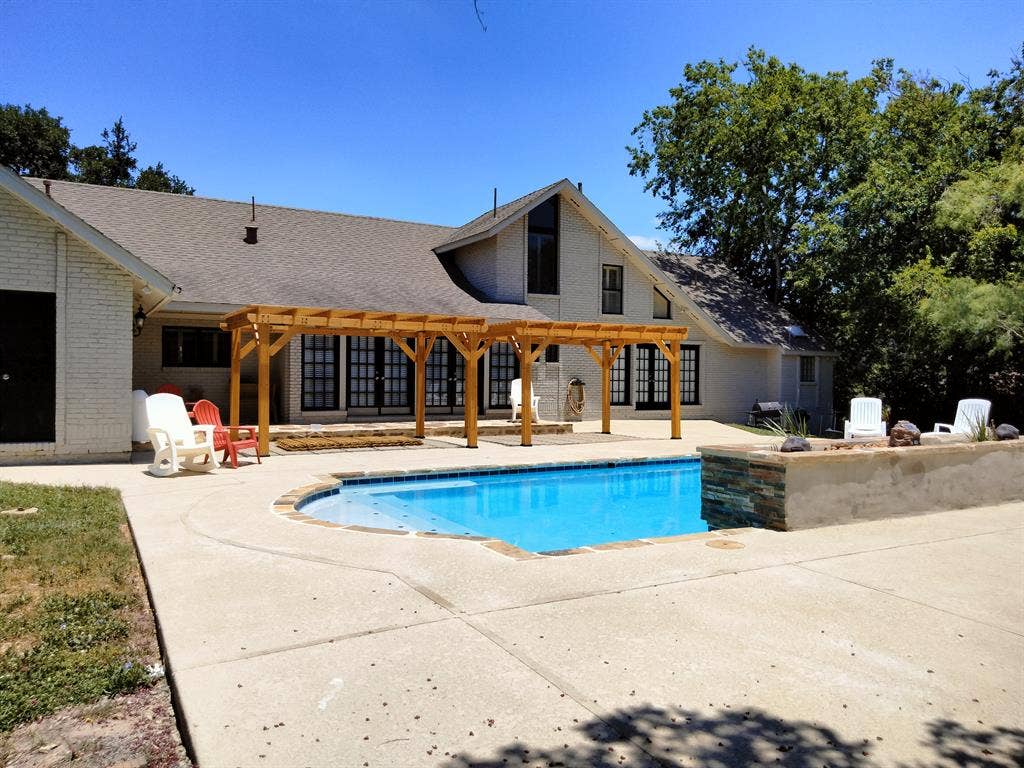 High end home room rental