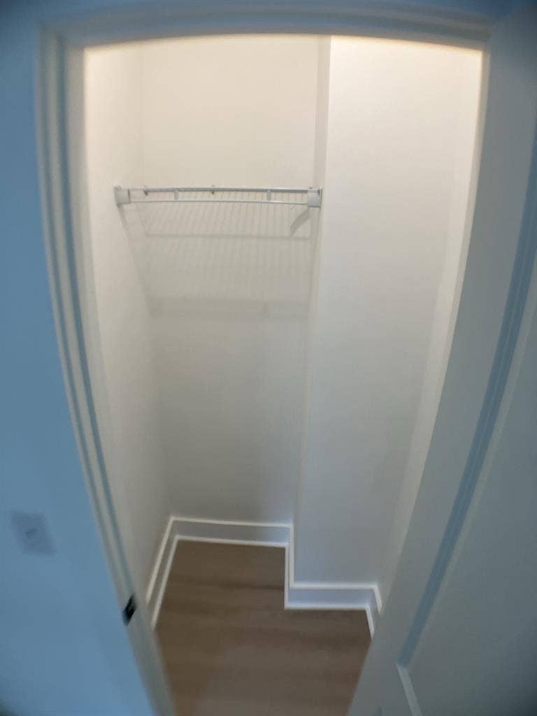 Room available in 4 bedroom home!