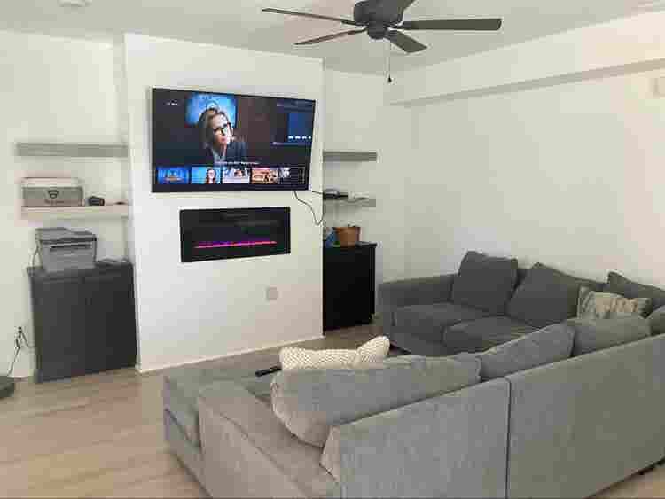 Room available in 4 bedroom home!