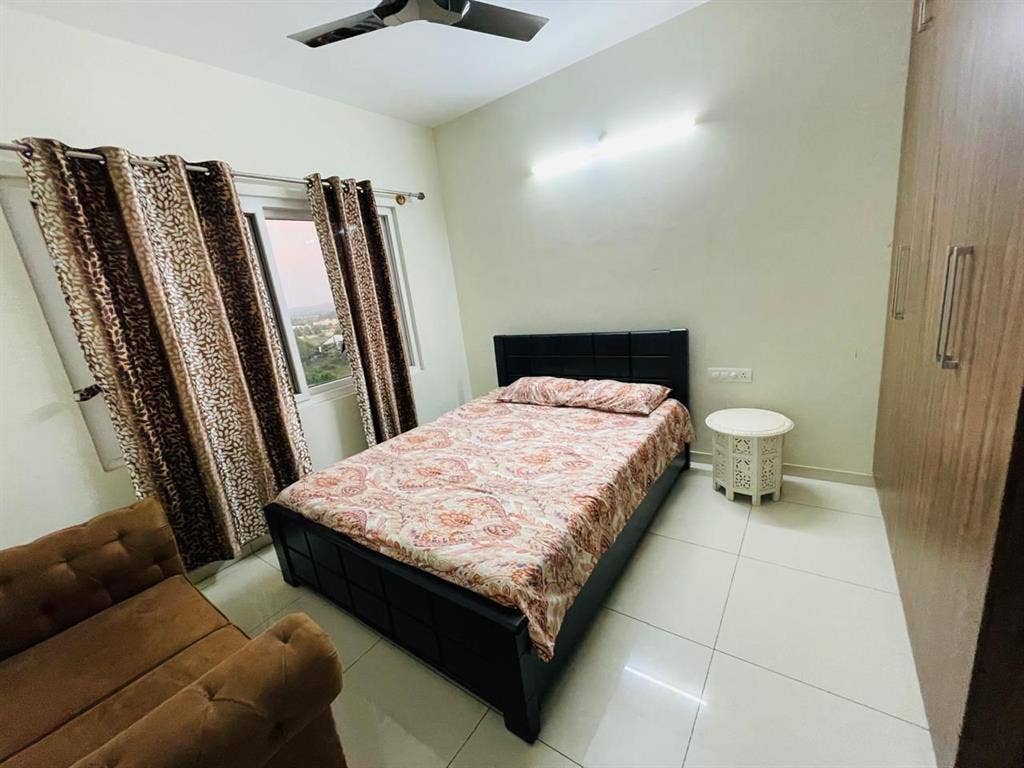 3 BHK Fully Furnished Flat for Bach