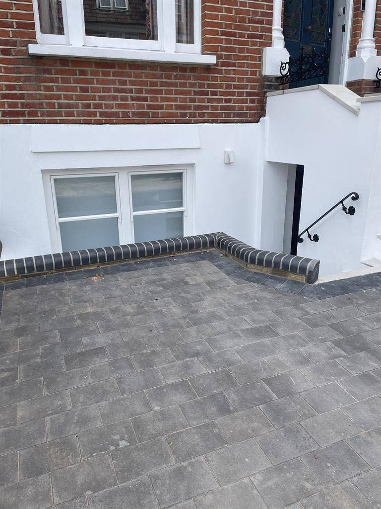 1 Bed, furnished flat, with bills