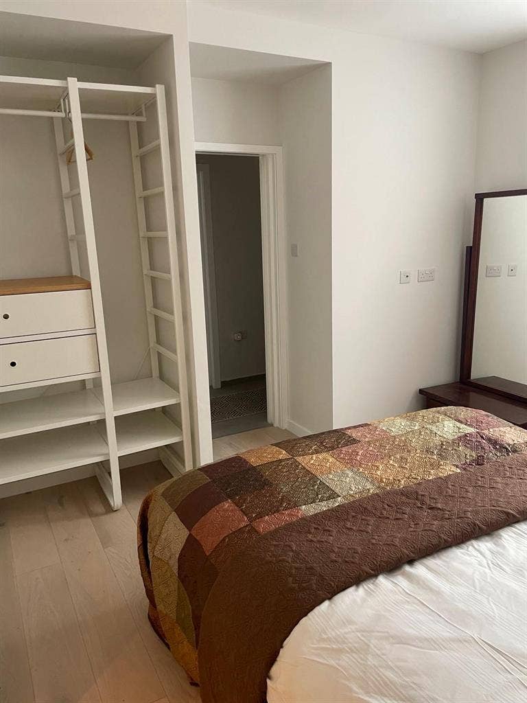 1 Bed, furnished flat, with bills